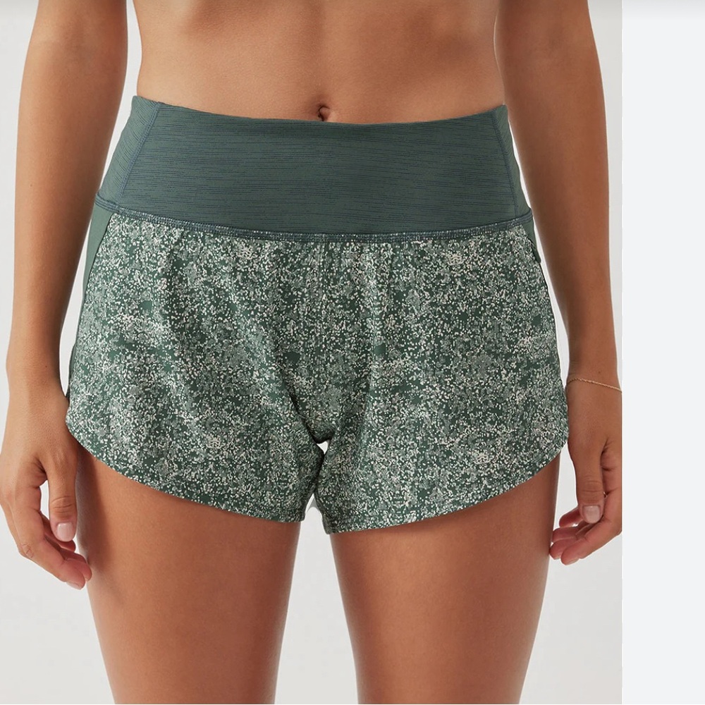 Outdoor Voices Hudson Shorts - Women's Running Shorts - Pebbled Evergreen